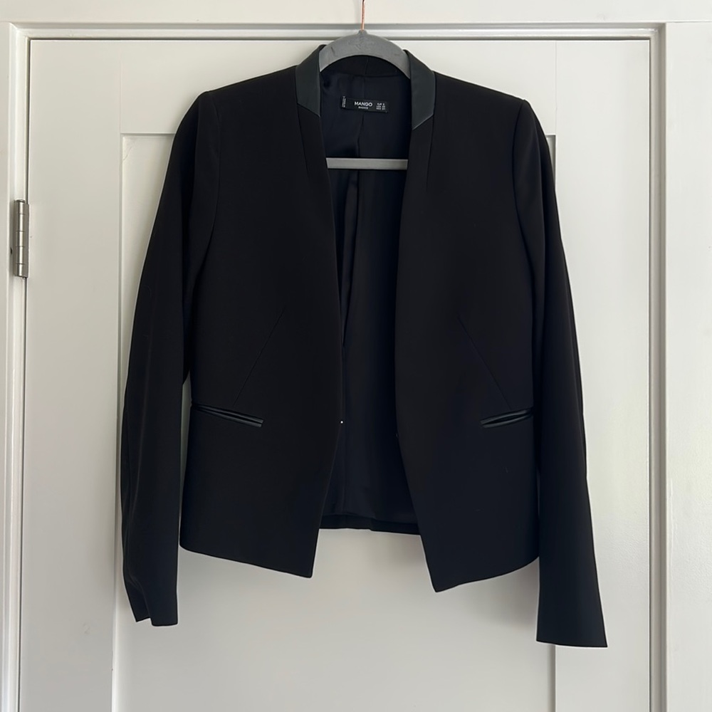 MANGO black blazer NWOT size XS vegan leather detailing